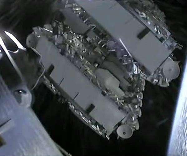 SpaceX launches 60 more Starlink broadband satellites