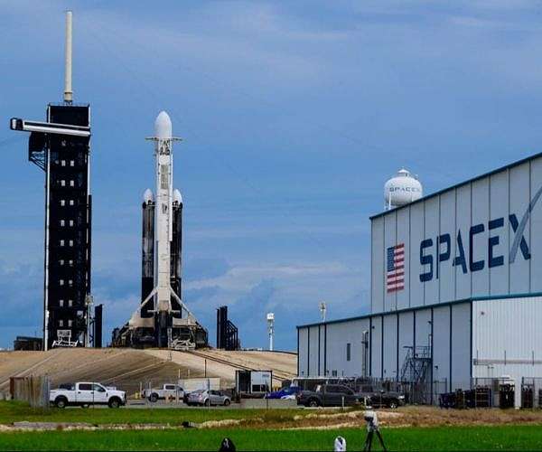 SpaceX files to go public, paving way for record stock offering