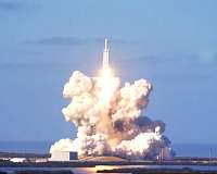 World's biggest rocket soars toward Mars after perfect launch