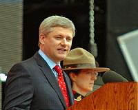 Canada PM Stephen Harper defends F-35 program