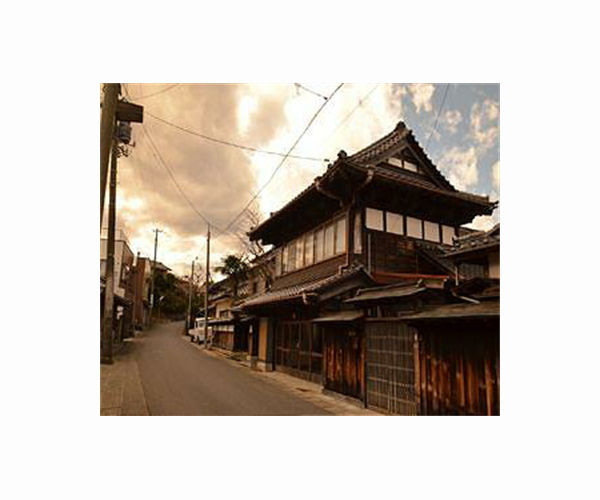 Trickle of residents return to Fukushima's last deserted town