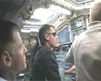 Endeavour speeds toward space station