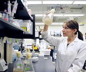 Researchers develop new method of cleaning toxins from the oilsands