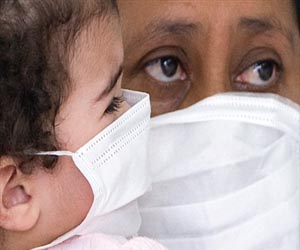 New bird flu strain seen adapting to mammals, humans