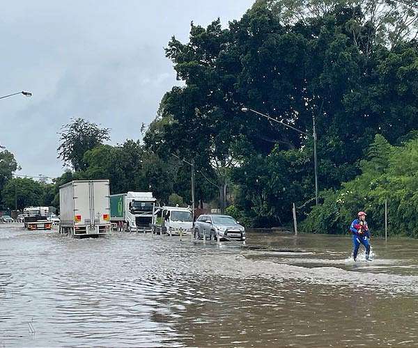 Sydney floods force thousands more to flee