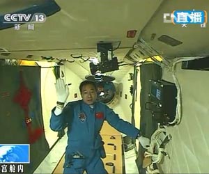 First astronauts enter orbiting China space module
