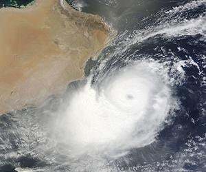 Heavy rains hit Oman as cyclone Phet approaches