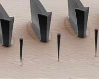 Coupling a nano-trumpet with a quantum dot enables precise position determination