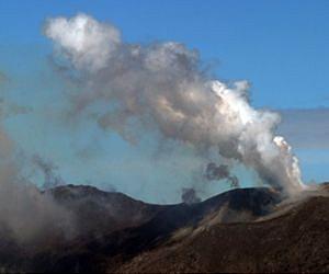 Satellite snaps Costa Rica volcano action