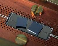 Diamonds coupled using quantum physics