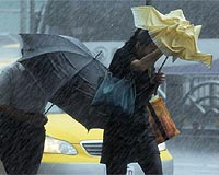 Typhoon Jangmi slams into Taiwan