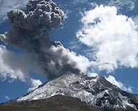 4,000 Peruvians evacuated from homes surrounding erupting volcano