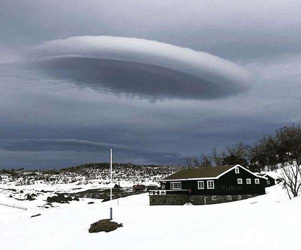 Flying saucers and alien abductions: New book explores history of UFOs