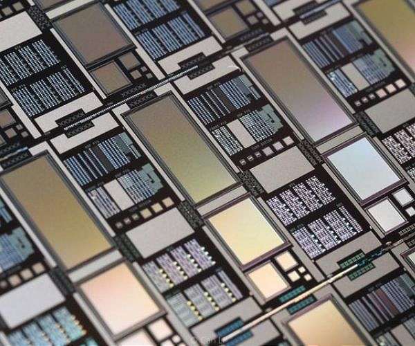 Amazon unveils new AI chip in battle against Nvidia
