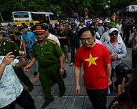 Chinese tourists spark ire in Vietnam with controversial shirts