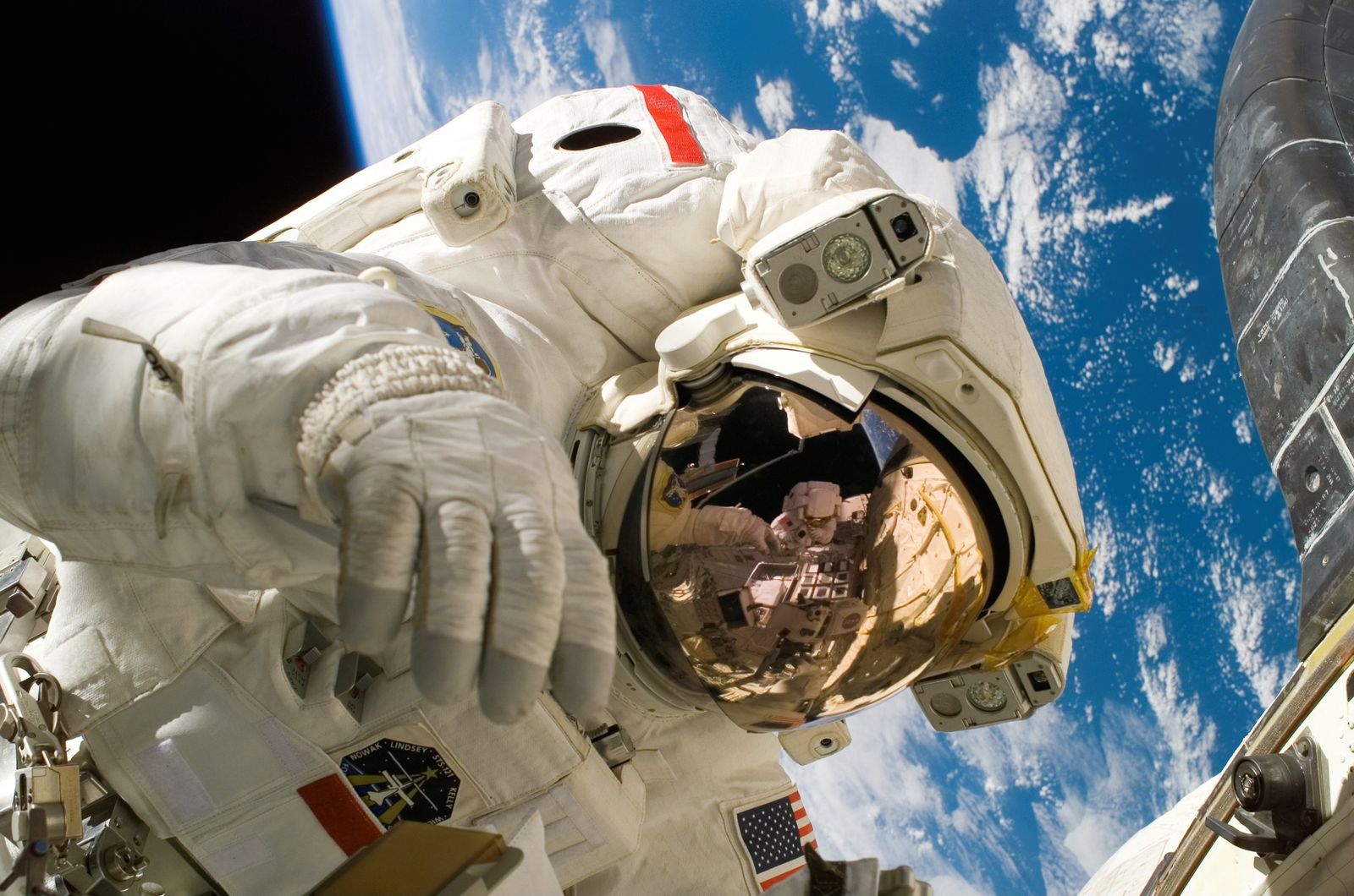 astronaut floating ISS